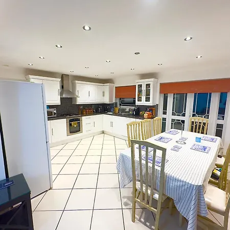 Appartement Lime Tree House à Hounslow Extérieur photo