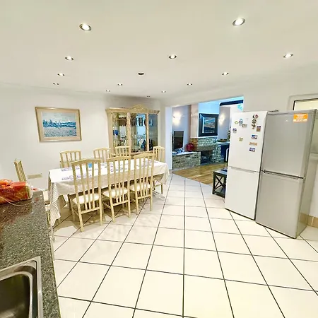Appartement Lime Tree House à Hounslow Extérieur photo
