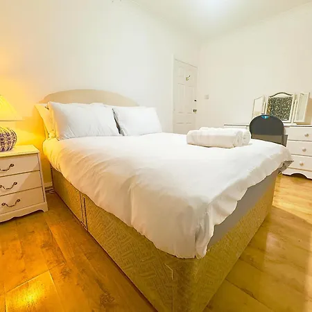 Appartement Lime Tree House à Hounslow Extérieur photo