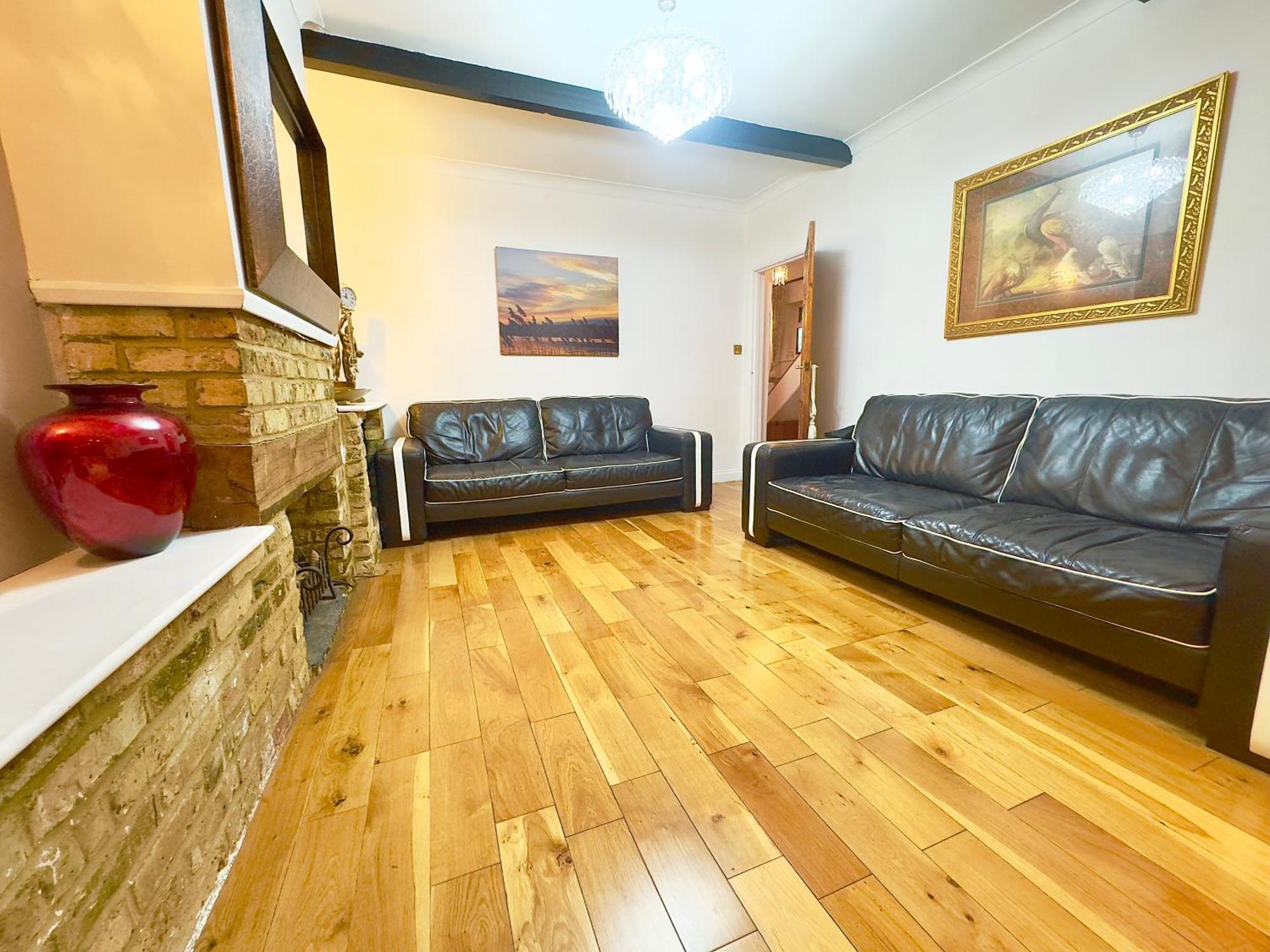 Lime Tree House * Hounslow